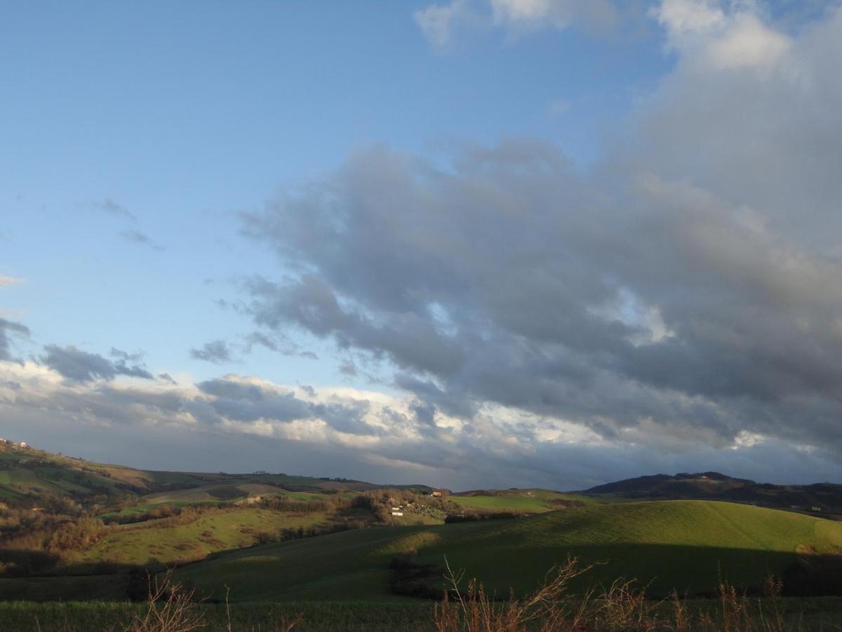 Agriturismo Girolomoni - Locanda Isola del Piano Экстерьер фото